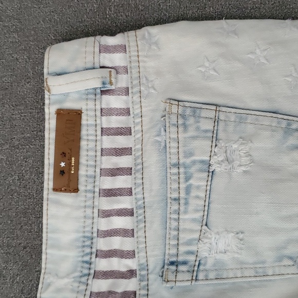 YMI Patriotic Cut Off Frayed Hem Denim Shorts JUNIORS SIZE: 9 - Picture 6 of 15